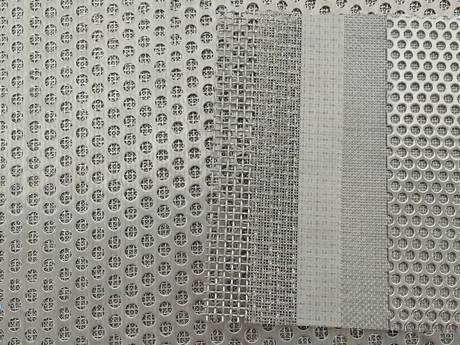 A whole piece of perforated sintered mesh and a five-layer structure of sintered mesh.